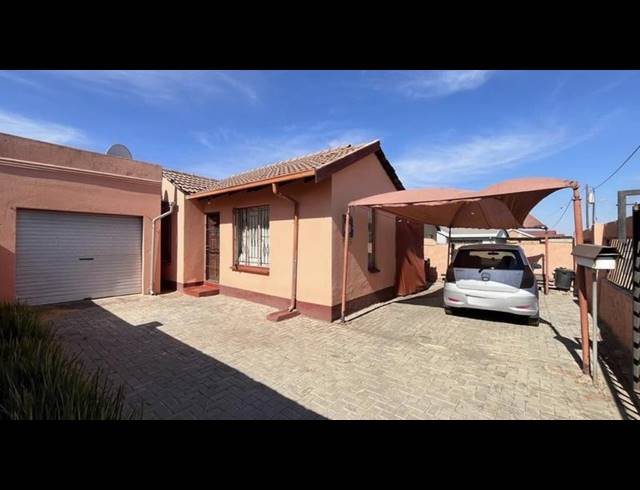 2 BEDROOM HOUSE FOR SALE IN ROODEKOP